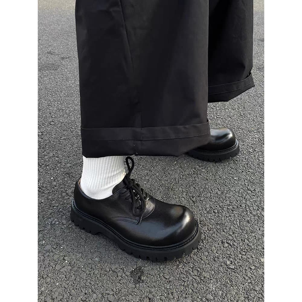 Sapatos Derby de dedo grande masculino de sola grossa aumentando sapatos de couro casuais masculinos na moda estilo brit