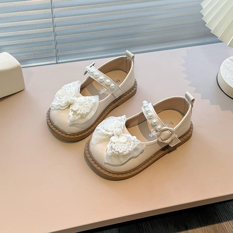 Meninas pequenos sapatos de couro 2026 novo estilo primavera outono sola macia médio pequeno crianças ervilhas sapatos m