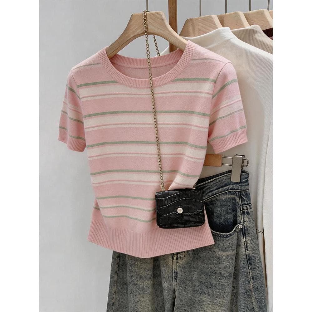 [40-100kg] Estilo coreano usar moda gelo seda topo feminino verão listras temperamento redução de idade malha de manga c