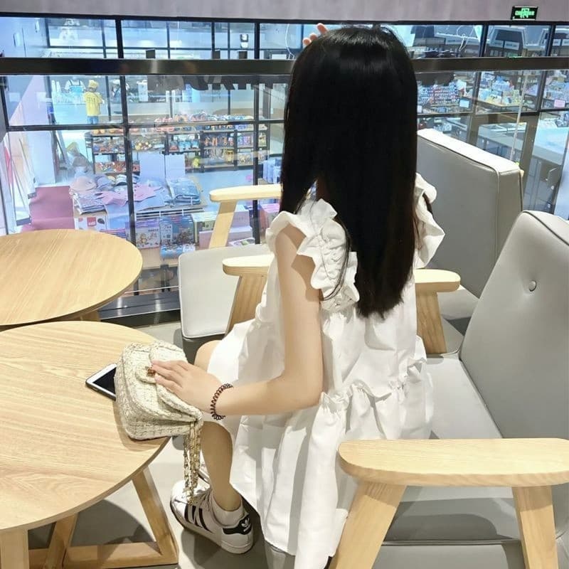 Influenciador mesmo estilo nicho Design manga voadora bordado pequeno estilo curto estilingue branco fungo borda camisa