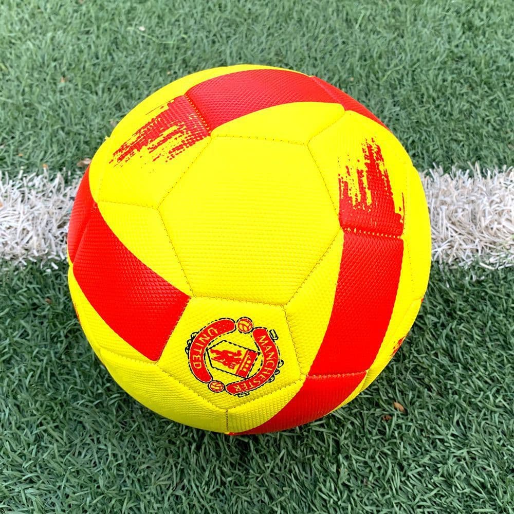 Competição de exame de futebol do ensino médio engrossado crianças estudantes do ensino fundamental dedicado jardim de i