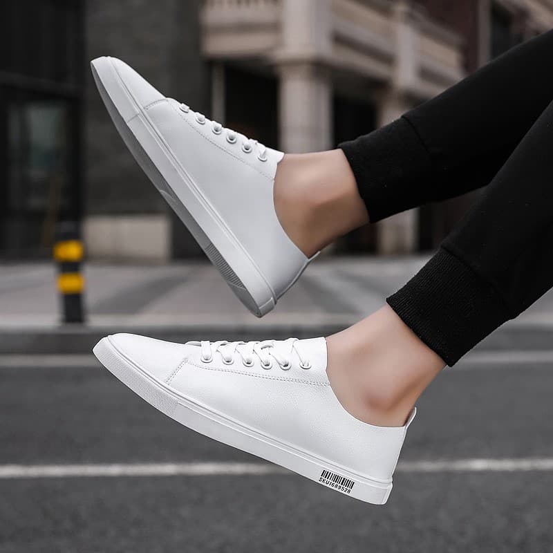 Pequenos sapatos brancos masculinos primavera novo estilo tênis casuais homens verão versão coreana na moda sapatos bran