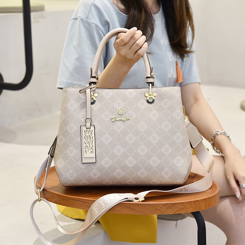 Hong Kong autêntico saco feminino 2026 primavera verão novo estilo elegante bolsa nicho All-Match grande capacidade cruz