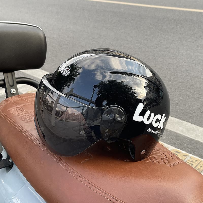 Feminino protetor solar Universal capacete respirável meio capacete novo estilo verão veículo elétrico certificação loco