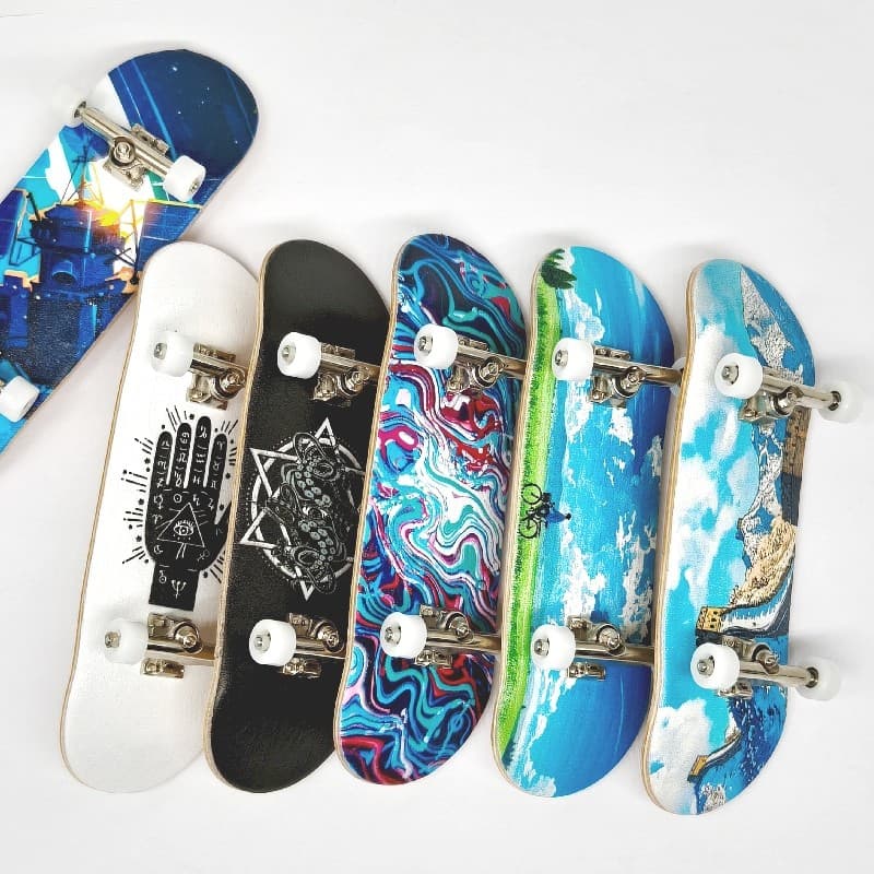 Skate Profissional De Dedo De Bordo De 5 Camadas Com Estrutura De Liga E Rodas De Rolamento 30 * 100mm