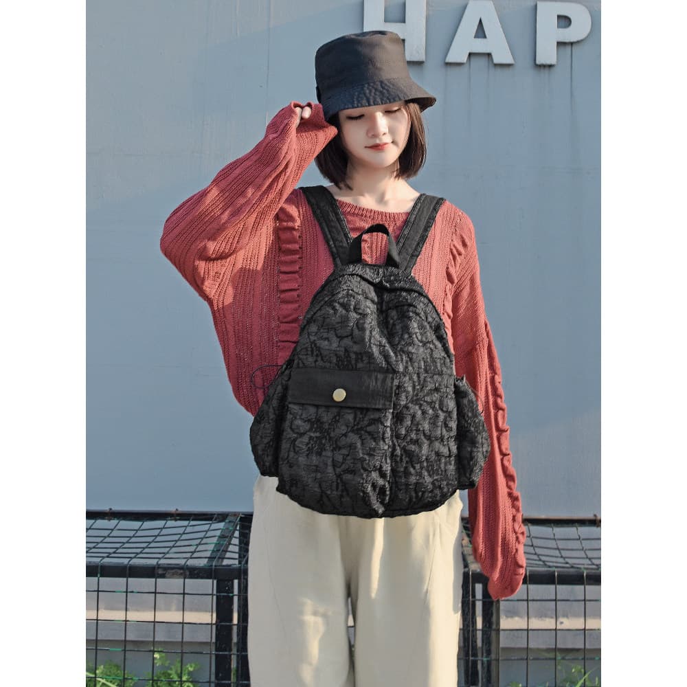 2026 novo estilo moda na moda sacos preto descompressão leve pano mochila Original nicho mochila feminina