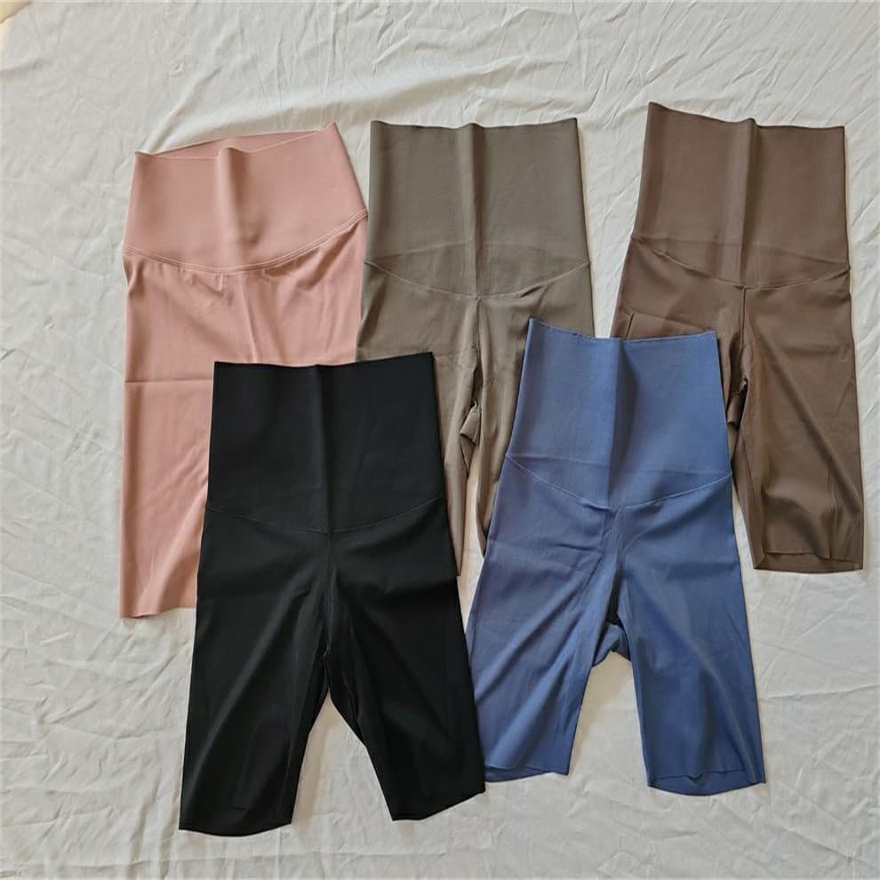 C15-08 Leggings femininas sem costura de três pontos Yoga Sports Home Sleep Confortável Running Stretch Shorts de secage
