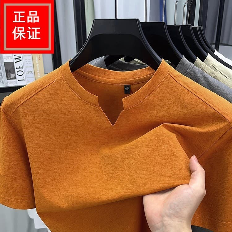 Camiseta masculina de manga curta de seda gelo frango coração com decote em V verão novo estilo cor sólida legal pai Cas