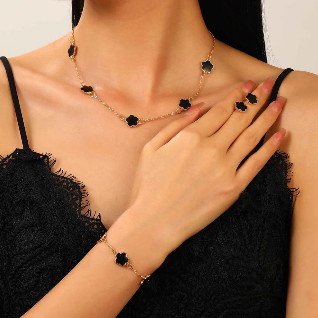 BLOSSOM Conjunto de joias da sorte com trevo de quatro folhas (colar, pulseira e brincos)