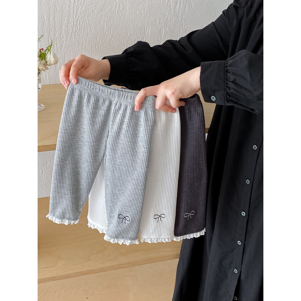 2025 outono novo produto bebê menina ins estilo versão coreana Leggings infantil requintado bordado rendas calças compri