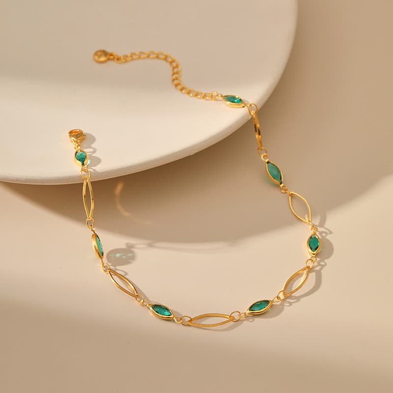 Tornozeleira De Corrente Oca Em Forma De Lágrima De Cobre Banhada A Ouro 18K Com Vidro Esmeralda Para Mulheres
