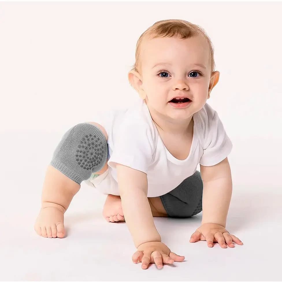 Buba Joelheira Antiderrapante Cinza Lisa, para o seu bebe engatinhar com todas segurança e conforto.