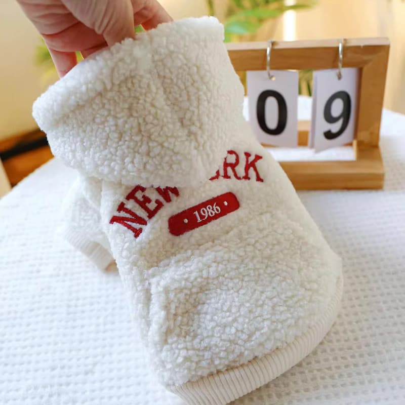 Cão roupas quentes outono inverno forro de lã cordeiro velo nova York carta moletom travável inverno de duas pernas