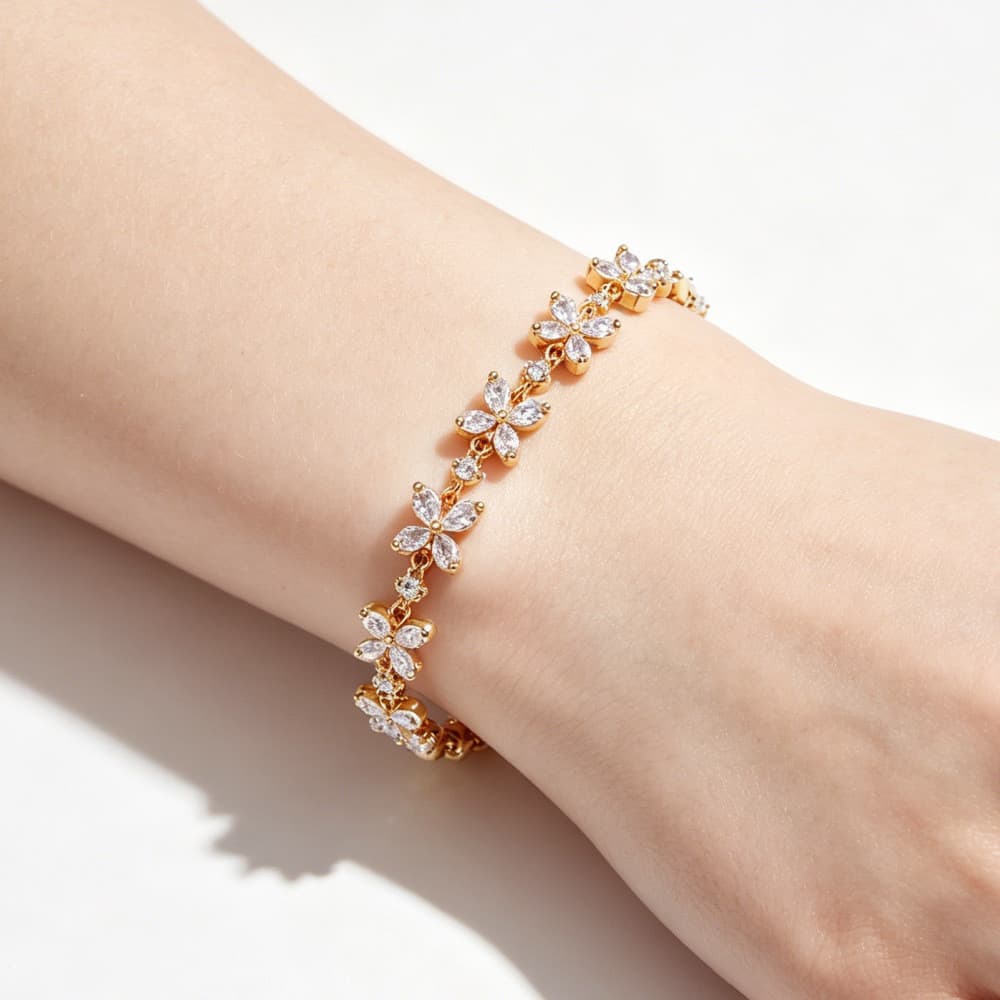 [Estoque pronto] Novo estilo trevo de quatro folhas zircão borboleta pulseira feminina luz francesa luxo temperamento te