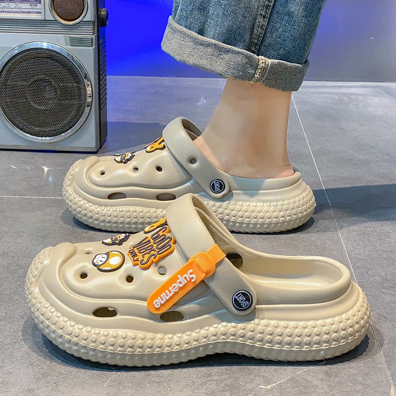Buraco sapatos masculinos 2026 novo estilo verão exterior usar meia chinelos pisando na merda sentir ao ar livre dupla u