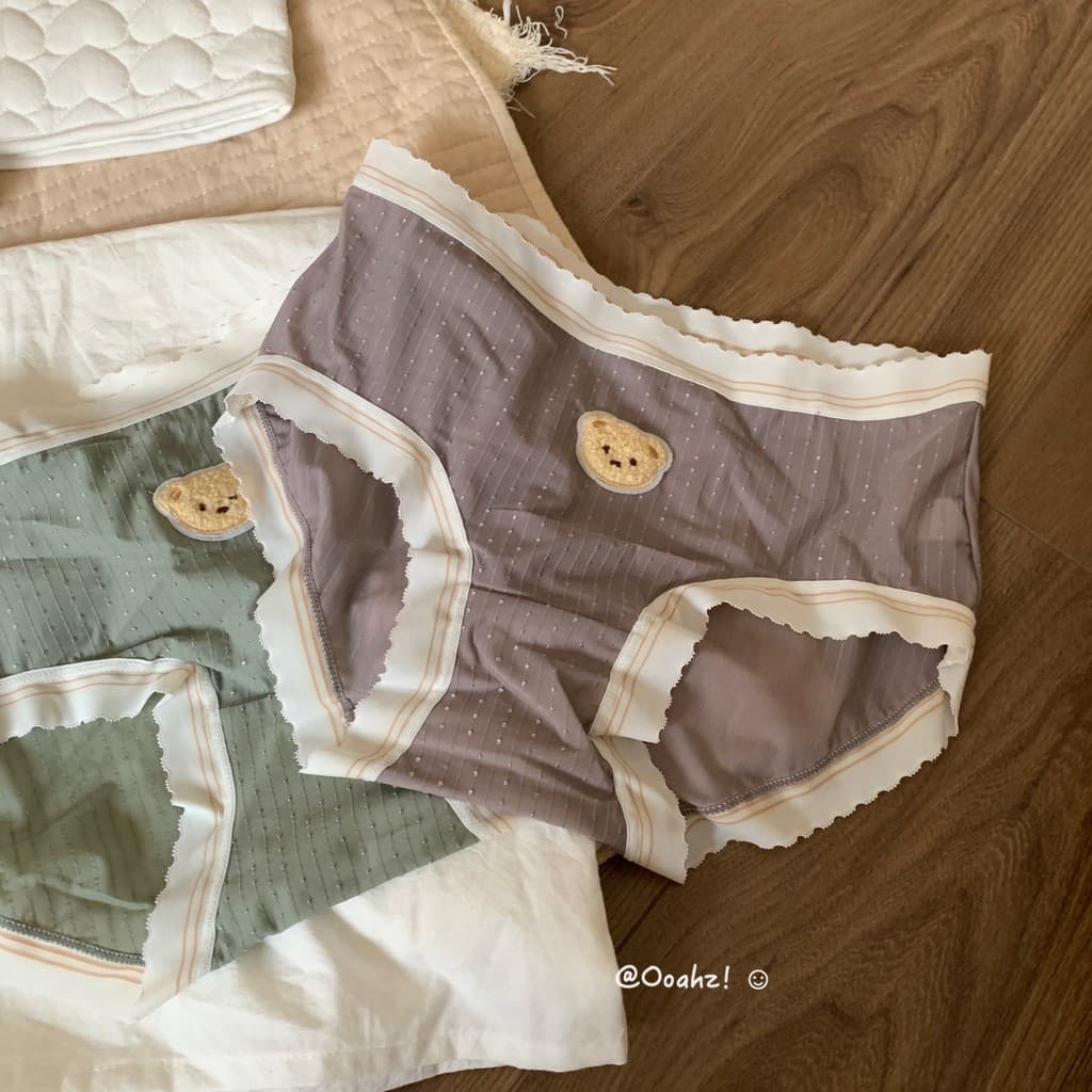 "Night Chapter 7" Cute Bear Ice Silk Dark Pattern Calcinha Confortável Nádegas Rosca Respirável ins Cuecas Femininas