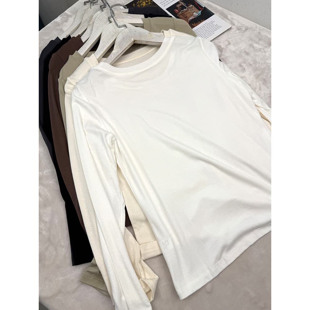 Simples All-Match em torno do pescoço frente ombro de manga comprida camiseta feminina 2025 outono novo estilo fino-ajus