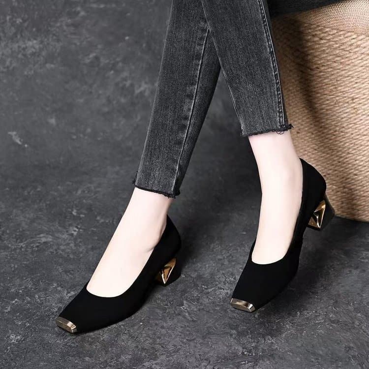 Slip-On ferro toe salto alto feminino sapatos de couro de salto grosso fosco dedo do pé quadrado elegante 2026 verão boc