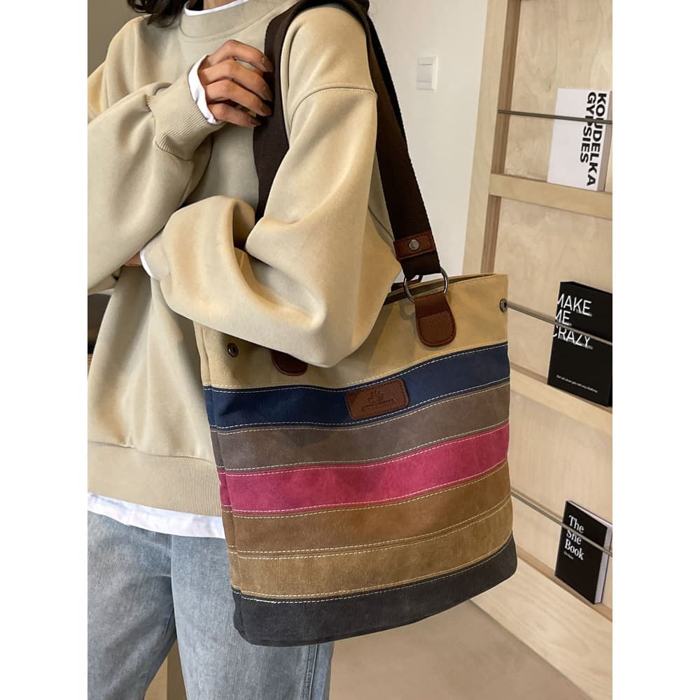 Grande capacidade costura listras contraste cor textura bolsa de lona 2024 novo estilo sacola literária Retro Commuter b