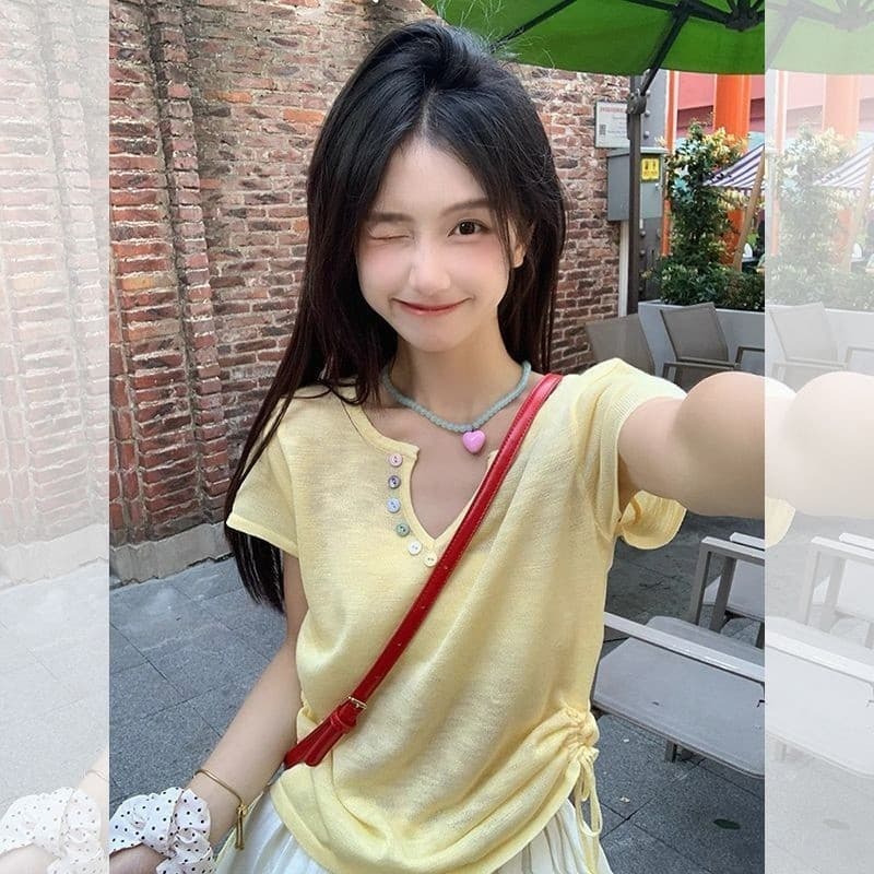 Estilo coreano amarelo com decote em v manga curta de malha camiseta feminina verão cordão fino ajuste chique doce Sli