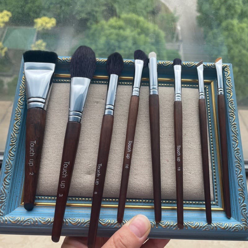 Pincel de maquiagem único pincel de cabelo Animal delineador lâmina escova batom Blush corretivo caneta nariz silhueta e