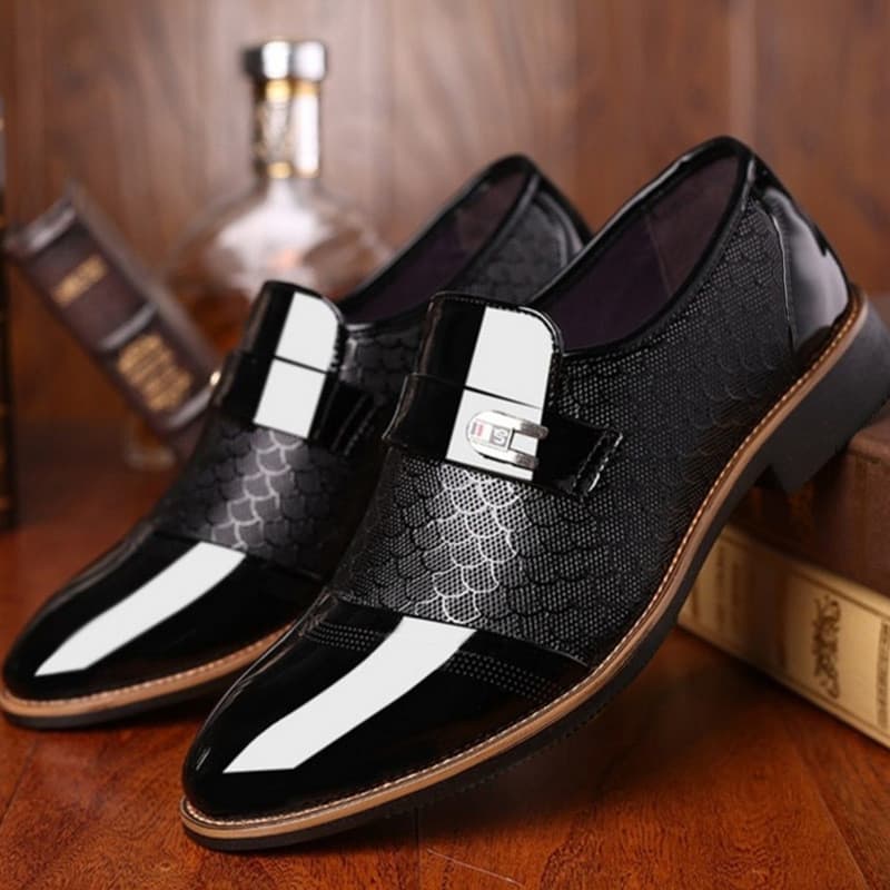 Sapatos de couro masculinos temporada negócios Formal Wear apontou Toe casamento noivo deslizamento-On terno sapatos ZIG