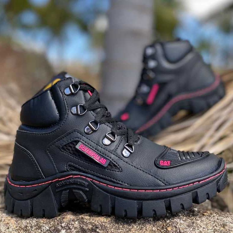 Bota Caterpillar Feminina Original Preta Rosa Couro Legítimo, Conforto e Sola Tratorada Antiderrapante