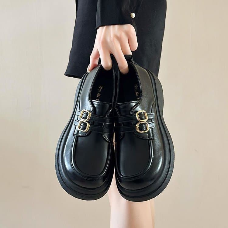 Sapatos de couro pequenos estilo britânico de sola grossa feminino 2026 primavera verão novo estilo único sapatos Commut