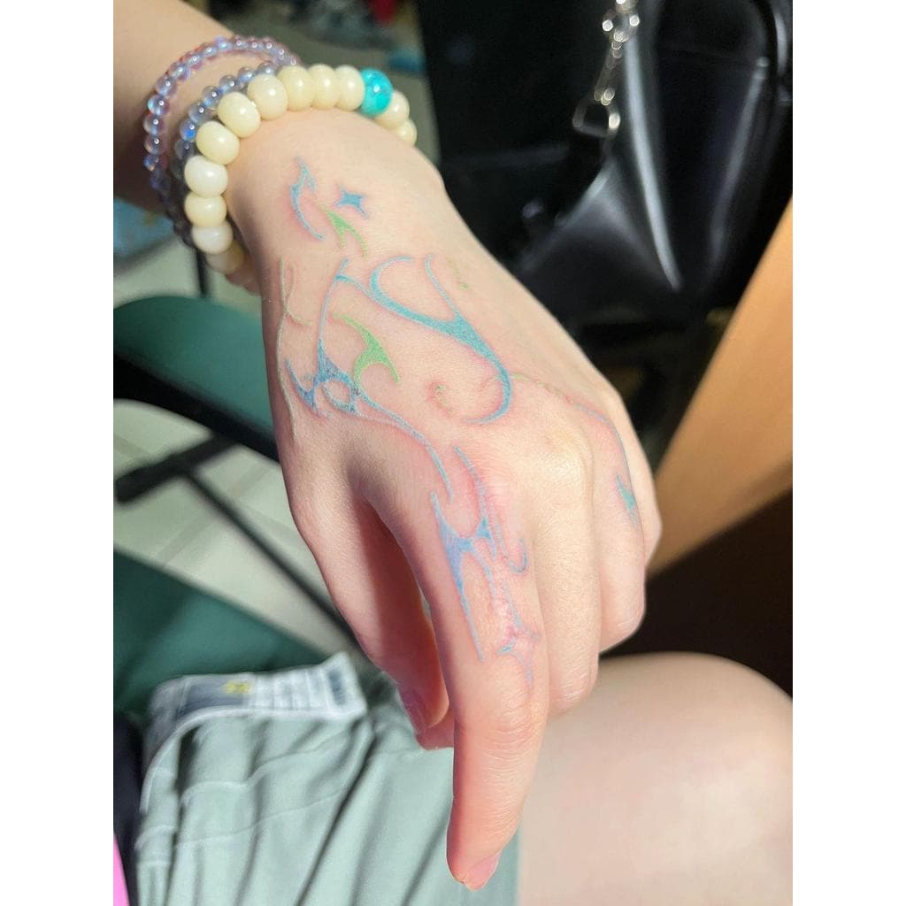 Adesivos de tatuagem coloridos pintados ins personalidade duradoura doce legal na moda legal nicho High-End braço bonito