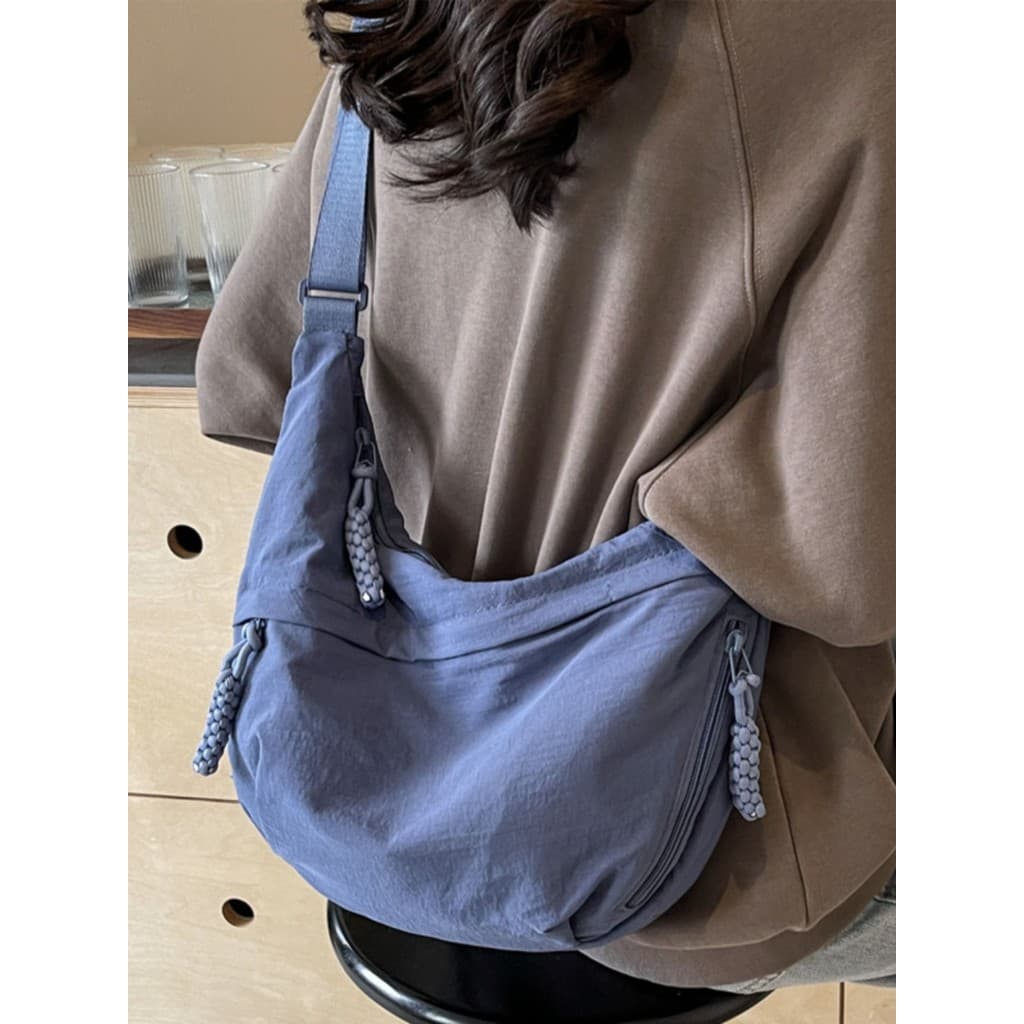 Bolsa de grande capacidade feminina 2026 novo estilo High-End textura nicho verão lona All-Match ins saco do mensageiro