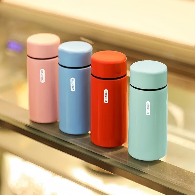 2026 novo estilo portátil bonito pequeno copo térmico Mini portátil pequeno bolso pequeno feminino masculino estudante c
