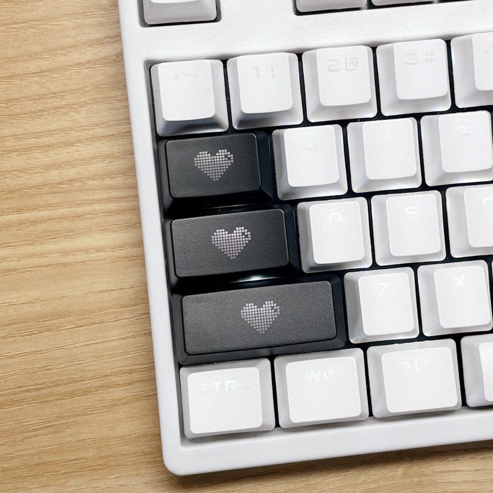 Keycap mecânico transparente com número de coração preto