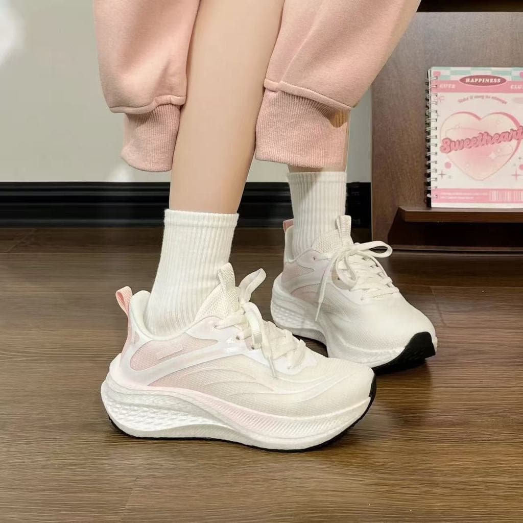 Junior High School Girls Running Shoes 2026 Primavera Novo Estilo Leve Sapatos Casuais Pular Corda Amortecimento Esporte