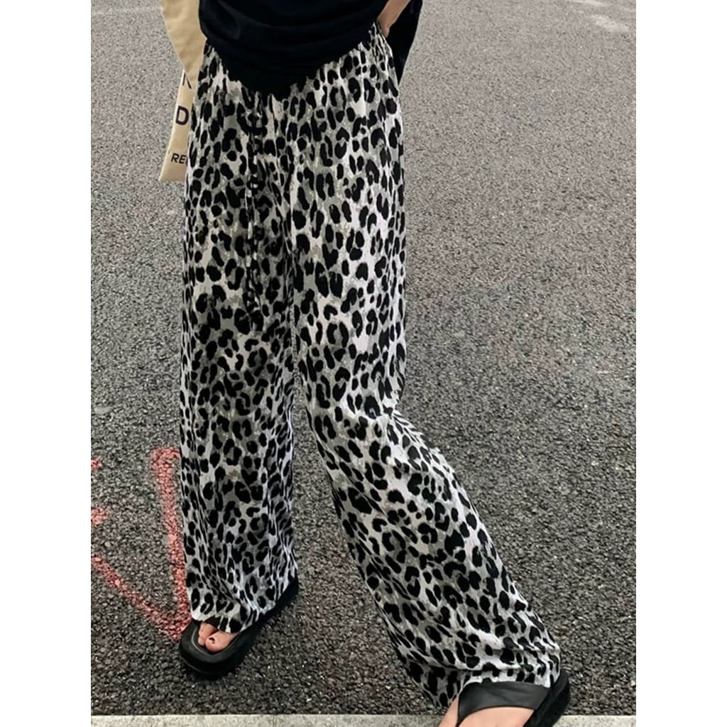 2025 novo estilo leopardo impressão Drape gelo seda calças casuais mulheres verão estilo fino solto em linha reta pequen