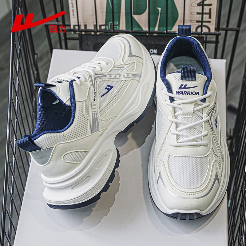 Puxar para trás sapatos femininos 2025 novo estilo de venda quente de sola grossa aumentado papai sapatos femininos outo