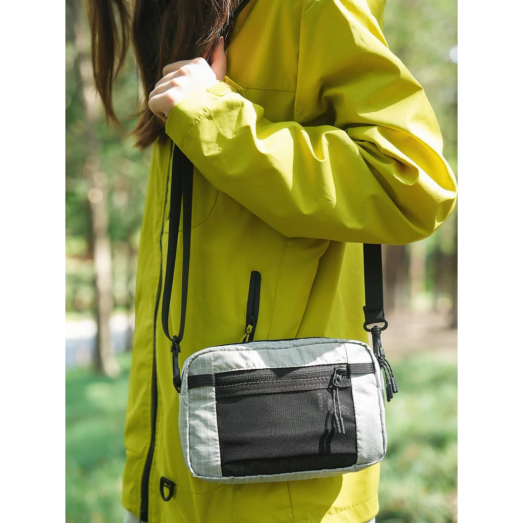 2025 novo estilo saco do mensageiro leve à prova dwaterproof água esportes ao ar livre pequeno saco Street Wear portátil