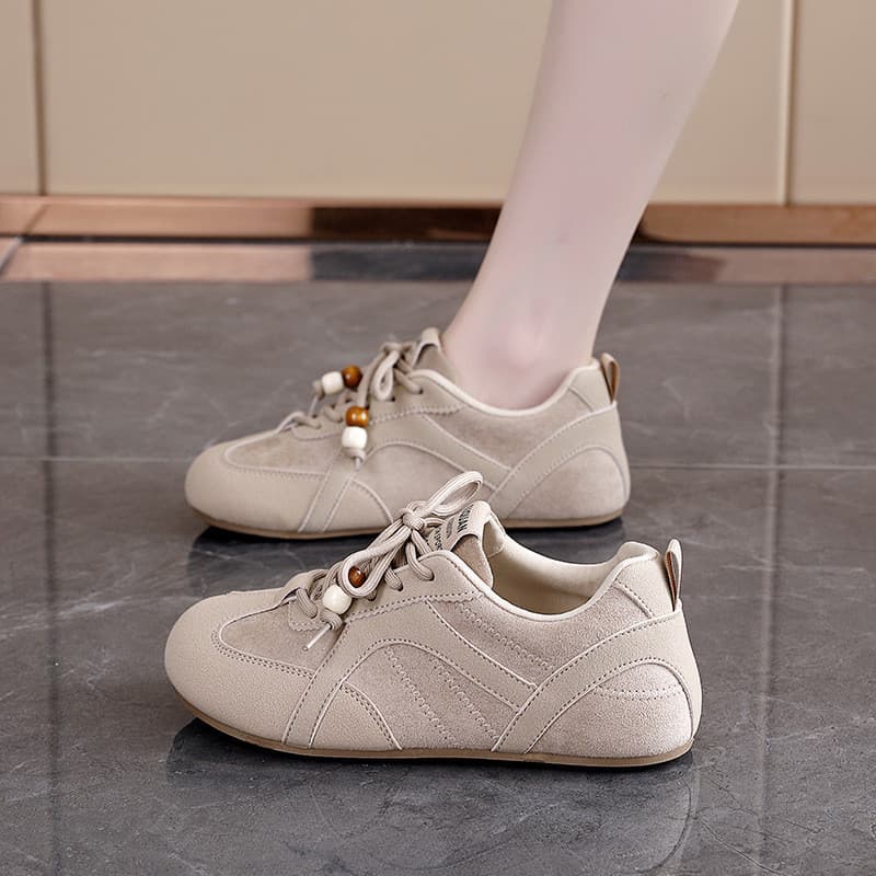 Sapatos de treinamento alemão feminino 2025 primavera outono novo estilo Retro plana Forrest Gump sapatos casuais sapato