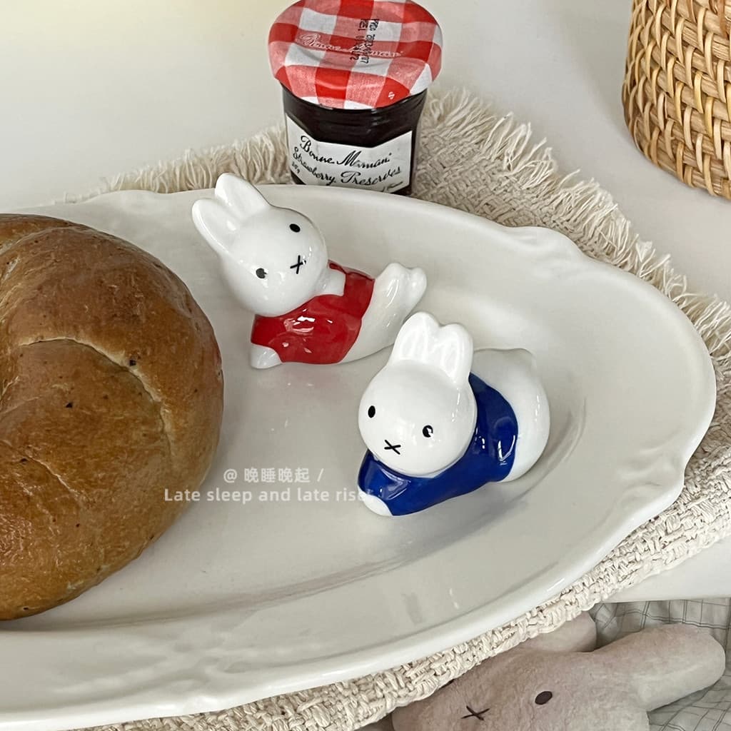 Bonito dos desenhos animados coelho pauzinho titular cerâmica branco forma de coelho utensílios de mesa colocação Rack p