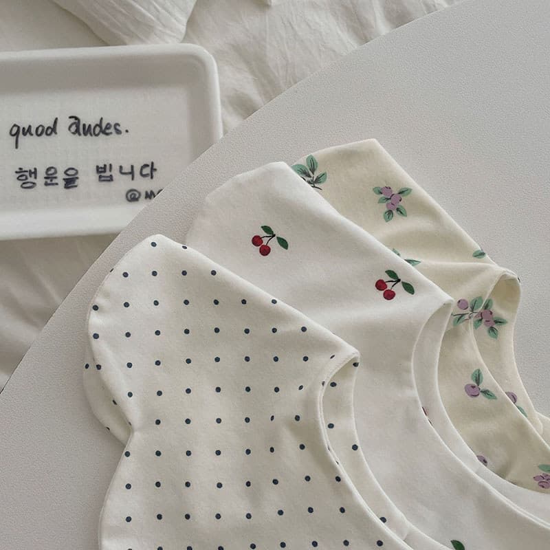 Novo produto estilo coreano pétala Saliva toalha dupla face disponível bebê recém-nascido babador de algodão puro babado