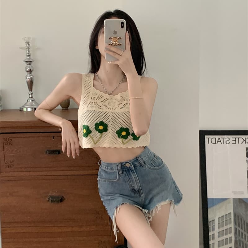Design nicho oco flor pequena camisola feminina 2026 verão curto puro desejo estilo sem mangas macacão bordado