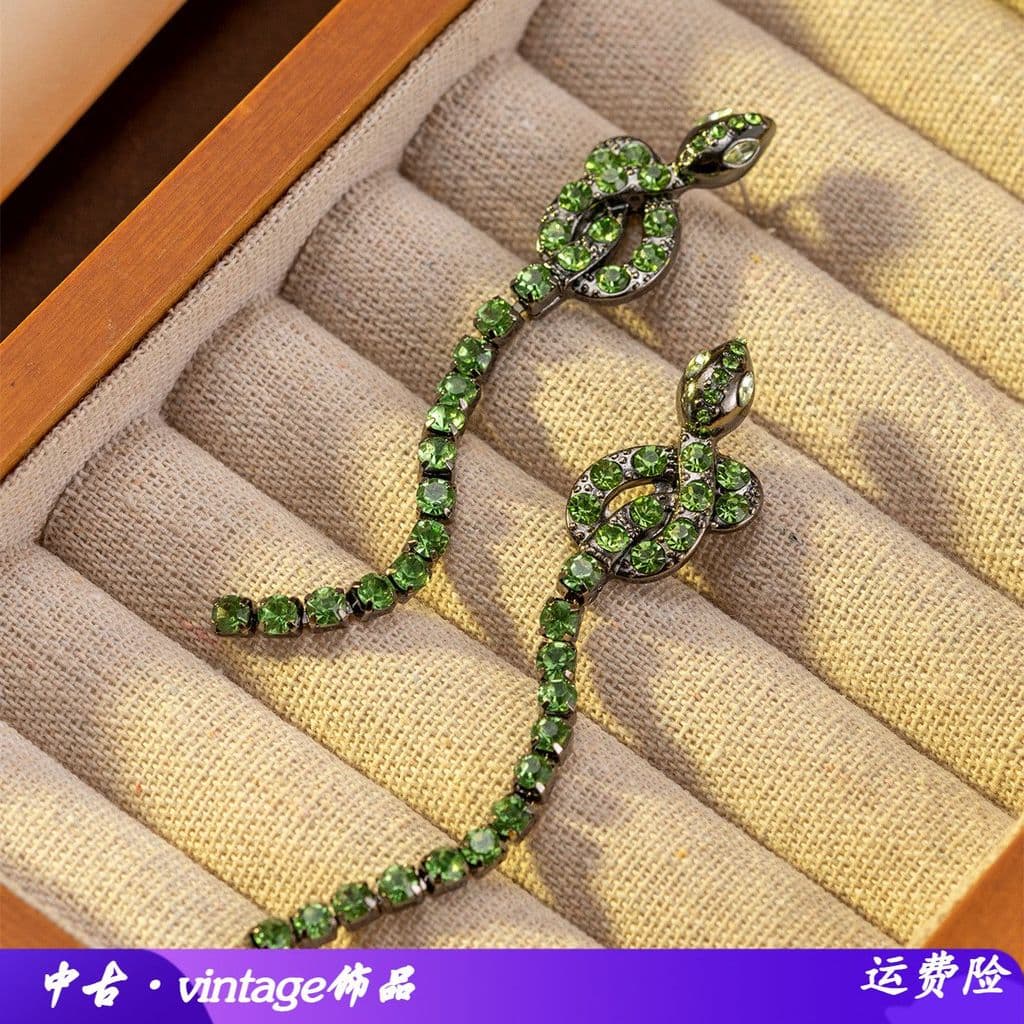 Medieval vintage fresco incrustado diamante verde em forma de cobra brincos longos europeu americano luz luxo nicho varr