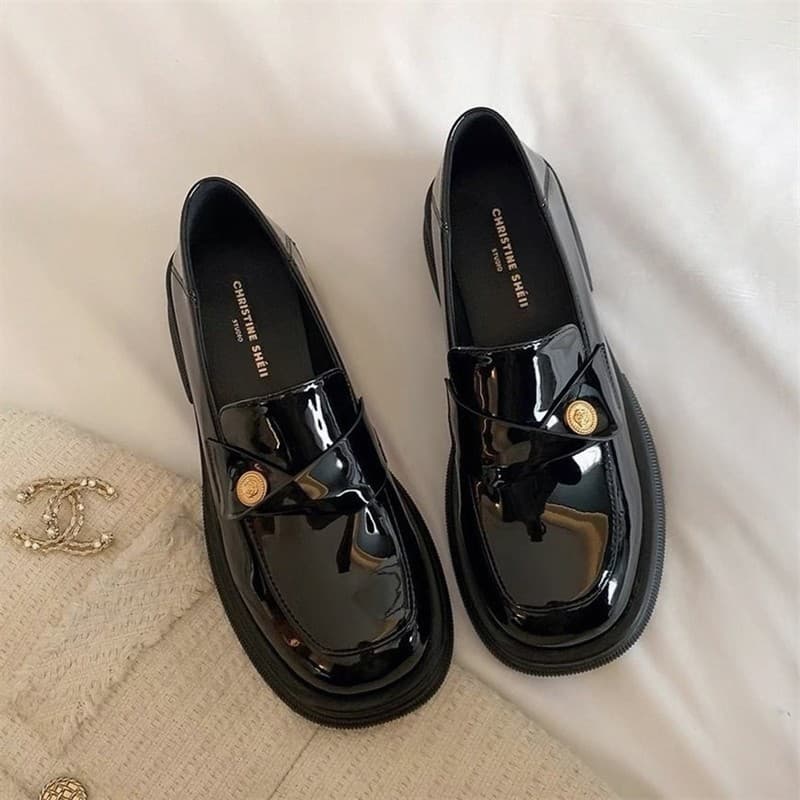 Sapatos de couro pequenos de couro brilhante estilo britânico primavera outono novo estilo mocassins de sola grossa sapa