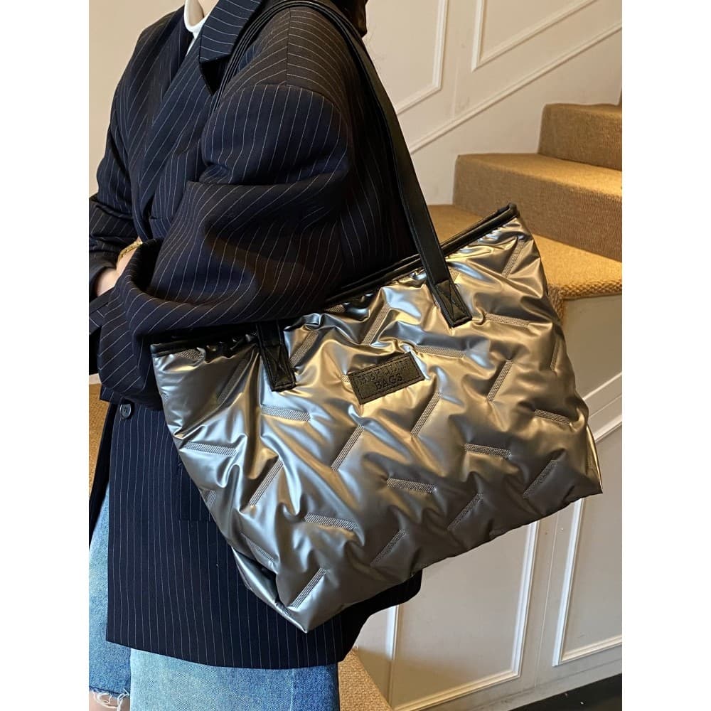 Versão coreana acolchoada sacos de roupas feminino novo estilo outono inverno sacos de ombro grande capacidade sacolas H
