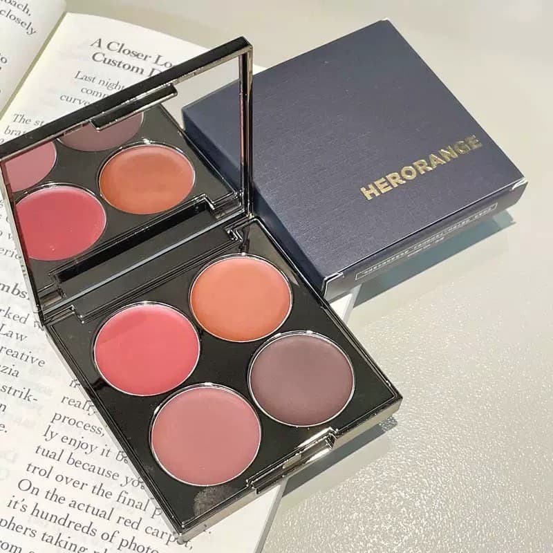 HERORANGE Paleta de Blush de quatro cores Brilho macio Reflexão Renderização de cores naturais Maquiagem Nude Fosco Crem