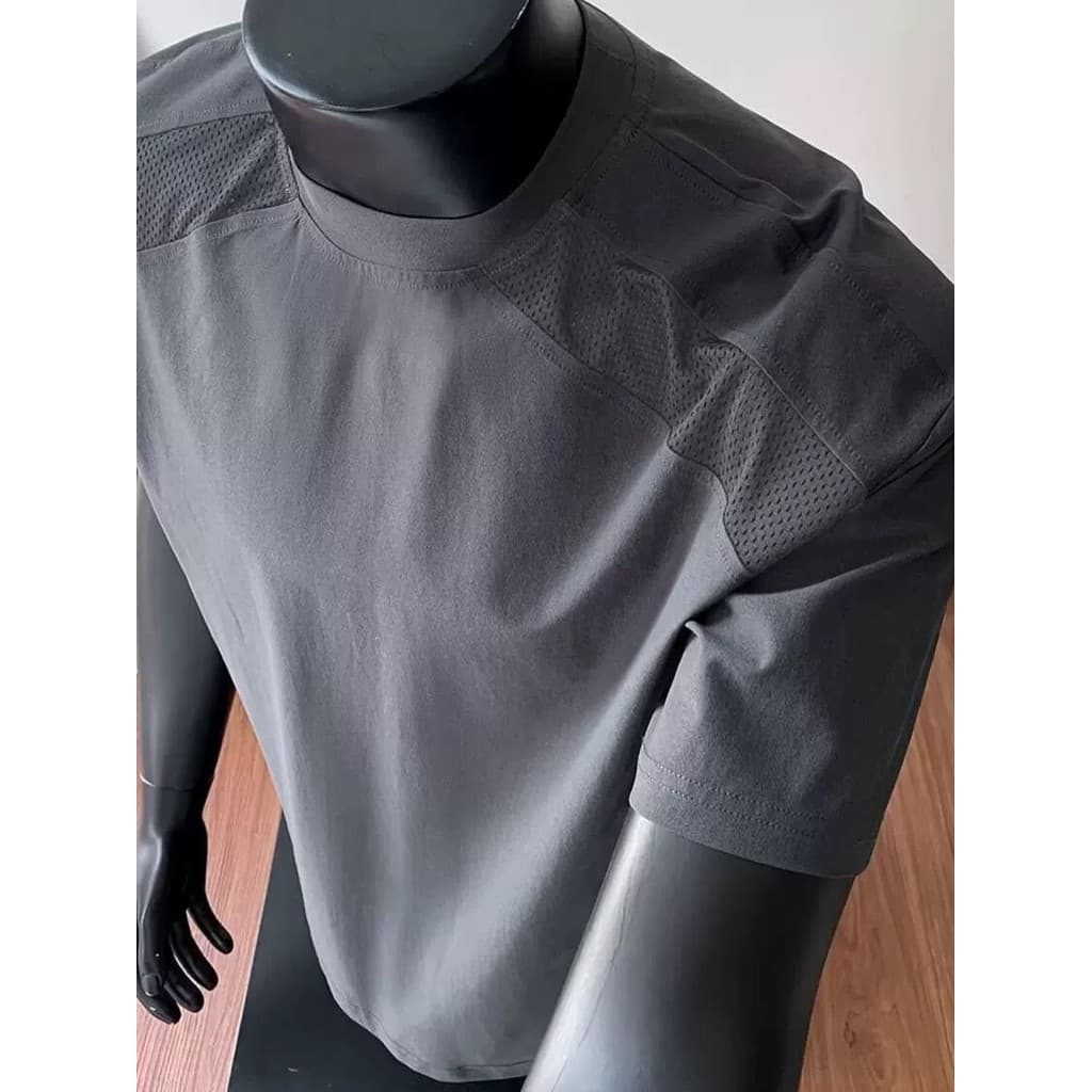 Cinza escuro gelo sentir secagem rápida de manga curta masculino verão protetor solar frente ombro magro-ajuste camiseta
