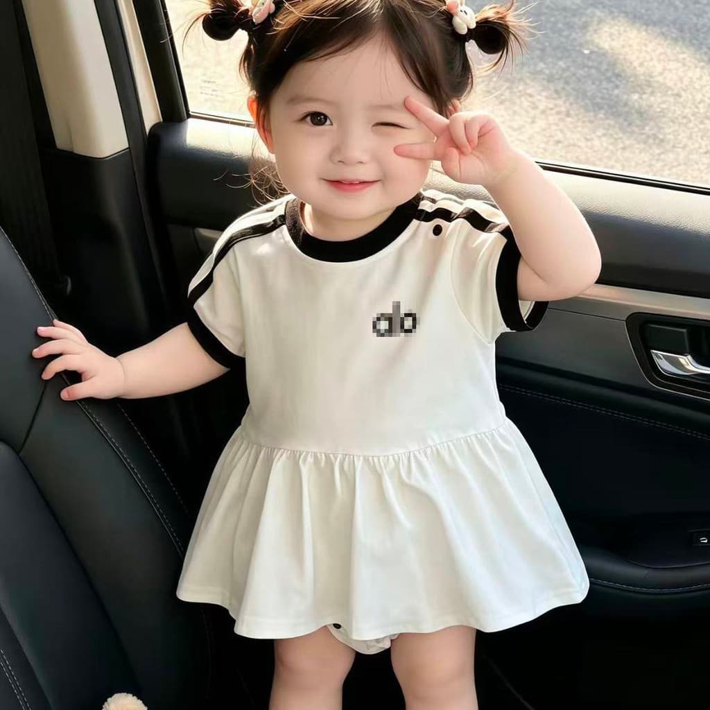 Bebê verão roupas de uma peça bebê menina estilo Preppy princesa triângulo saia pequeno mês idade cem dias verão estilo