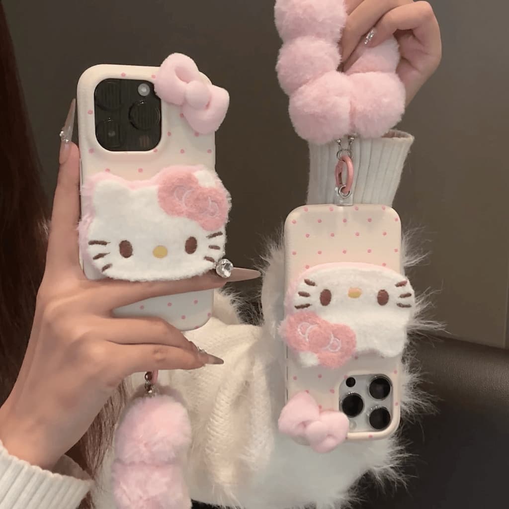 Boneca de pelúcia KT Cat Novo estilo adequado para Apple 17promax Capa de telefone iphone16 Feminino Novo estilo 15plus
