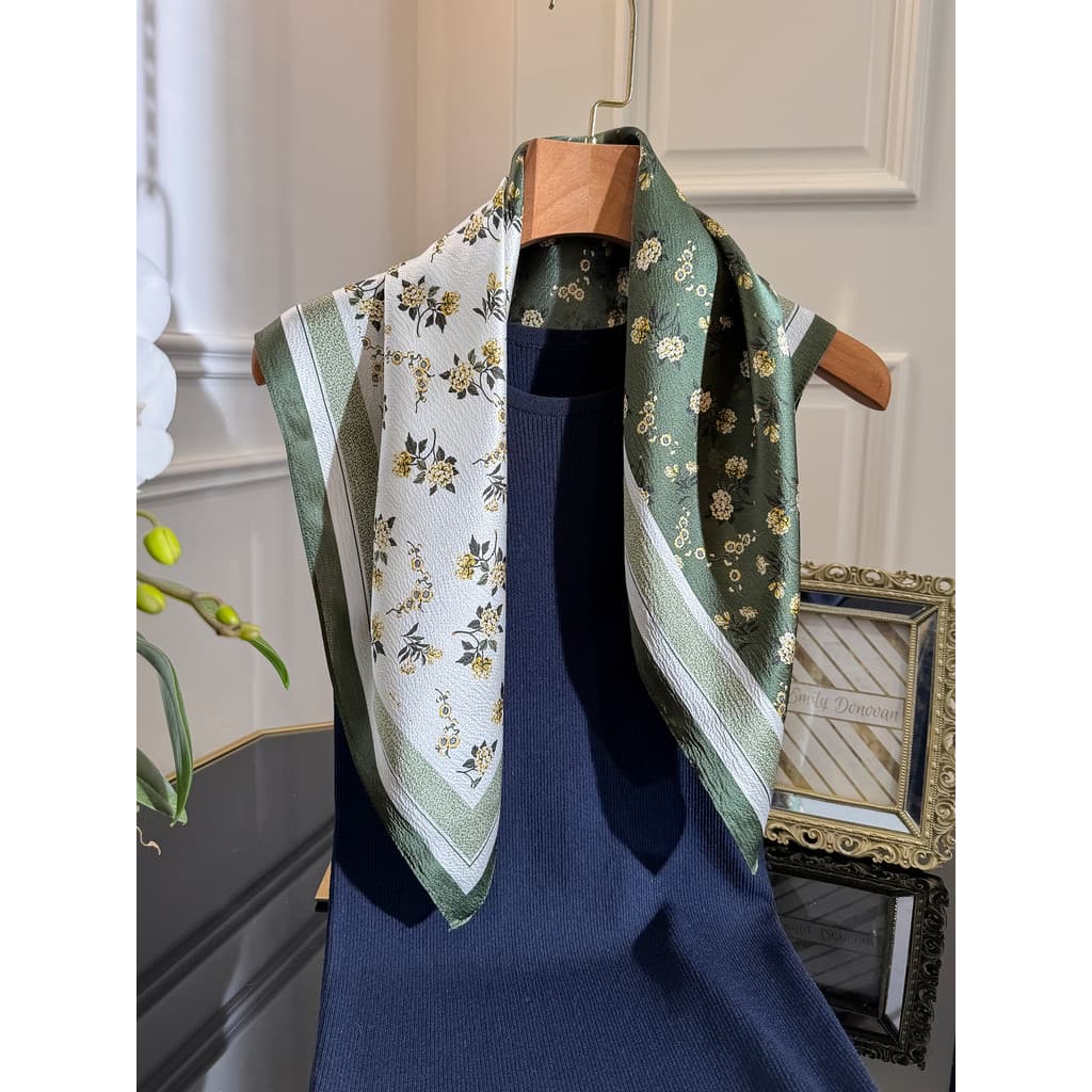 Lenço de cetim de pérola de seda feminino 2026 novo estilo primavera pequeno lenço quadrado luz luxo high-end sentimento