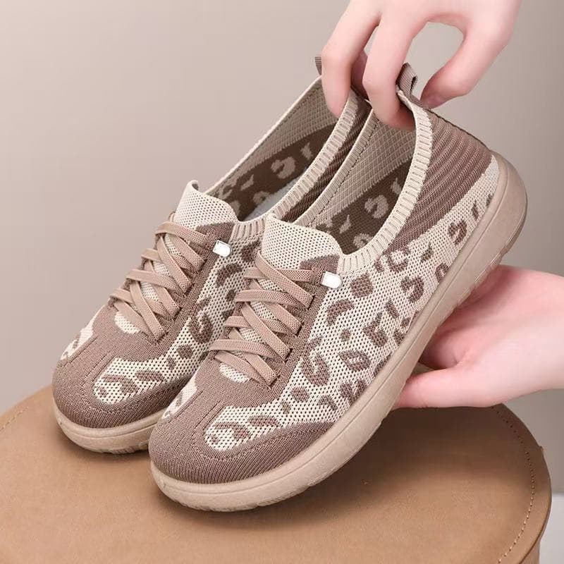 Sapatos de treinamento alemão com estampa de leopardo primavera verão novo estilo voando tecido malha superfície sapatos