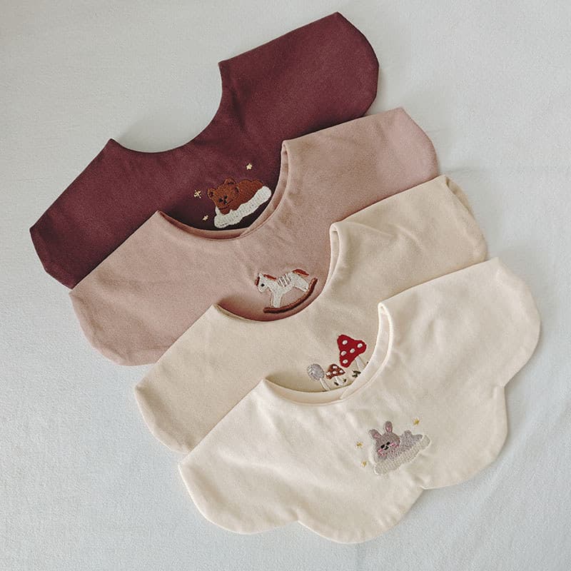 Novo produto coreano bebê saliva toalha meninos meninas babadores novo dos desenhos animados babadores bordados Anti-cus